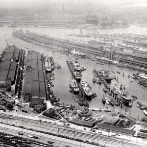 Hansahafen mit der 50er Schuppen Strecke um 1935
